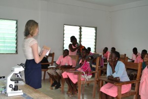 Summer intern Ellie Sell introduces students to science day